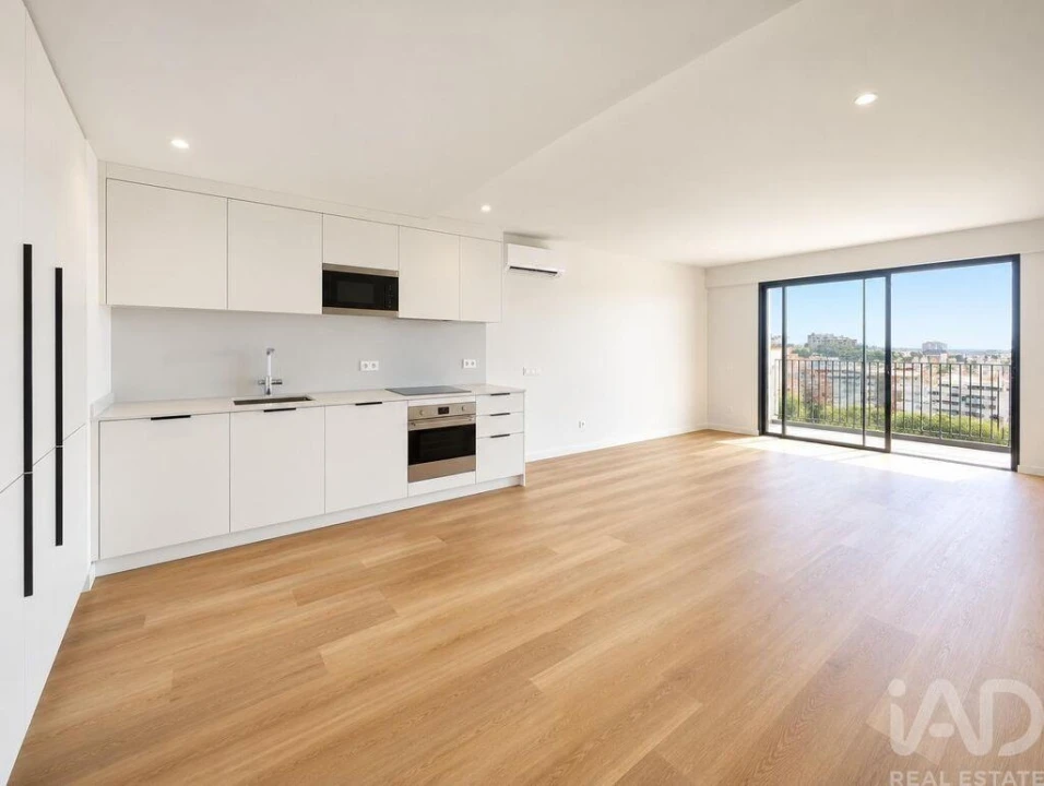 Apartamento T2 para Arrendamento em Algés, Linda-A-Velha e Cruz Quebrada-Dafundo Foto 1