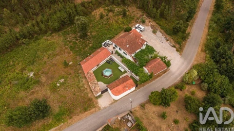 Moradia T6 para Venda em Vila Facaia