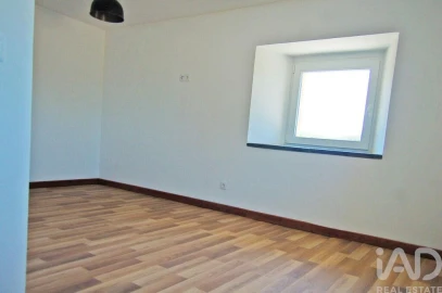 Moradia T3 para Venda em Almoster