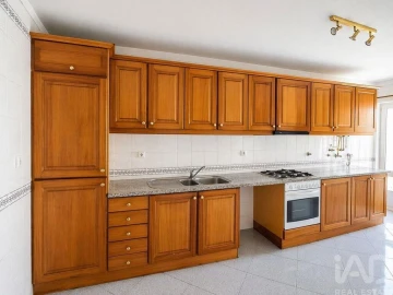 Apartamento T1 para Venda em Subportela, Deocriste e Portela Susã