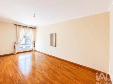 Apartamento T1 para Venda em Subportela, Deocriste e Portela Susã