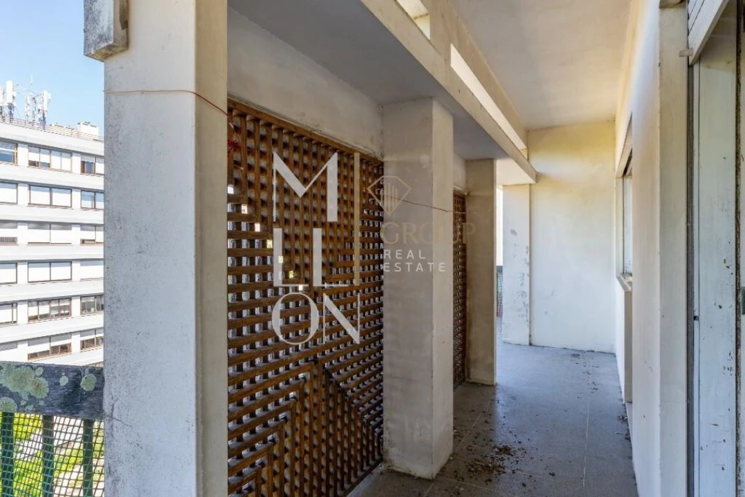 Apartamento T5 para Venda em Ramalde Foto 9