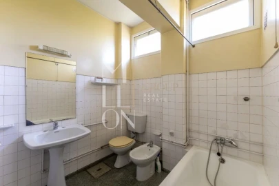 Apartamento T5 para Venda em Ramalde