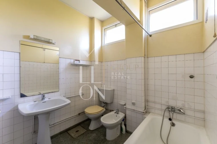 Apartamento T5 para Venda em Ramalde Foto 12