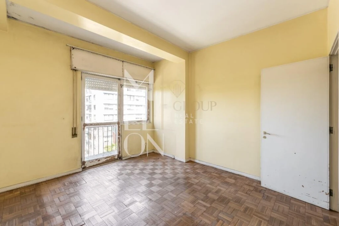 Apartamento T5 para Venda em Ramalde Foto 14