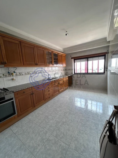 Apartamento T3 para Arrendamento em Setubal (São Sebastião)