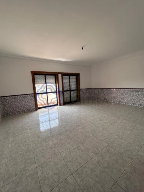 Apartamento T3 para Arrendamento em Setubal (São Sebastião)