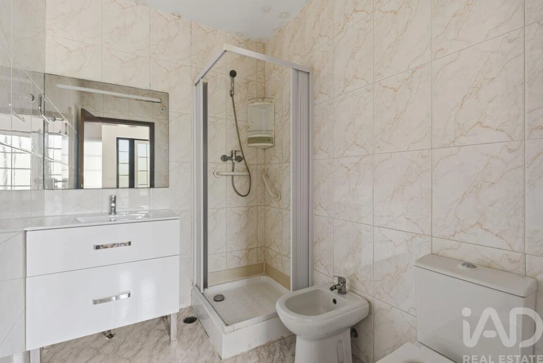 Apartamento T2 para Venda em Santa Maria, São Pedro e Matacães Foto 14