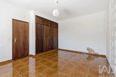 Apartamento T2 para Venda em Santa Maria, São Pedro e Matacães