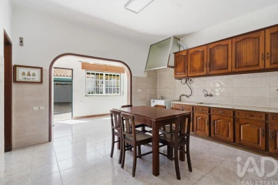 Apartamento T2 para Venda em Santa Maria, São Pedro e Matacães