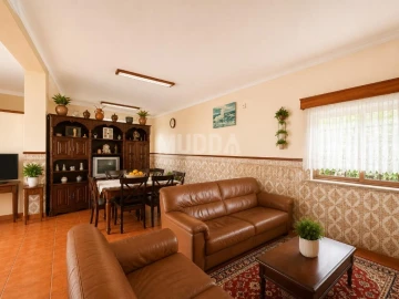 Moradia T4 para Venda em O. Azeméis, Riba-Ul, Ul, Macinhata Seixa, Madail