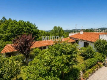 Moradia T4 para Venda em O. Azeméis, Riba-Ul, Ul, Macinhata Seixa, Madail