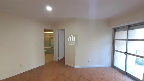 Apartamento T3 para Venda em Algueirão-Mem Martins