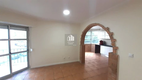 Apartamento T3 para Venda em Algueirão-Mem Martins