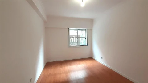 Apartamento T3 para Venda em Algueirão-Mem Martins