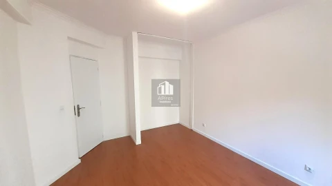 Apartamento T3 para Venda em Algueirão-Mem Martins