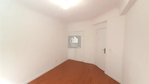 Apartamento T3 para Venda em Algueirão-Mem Martins