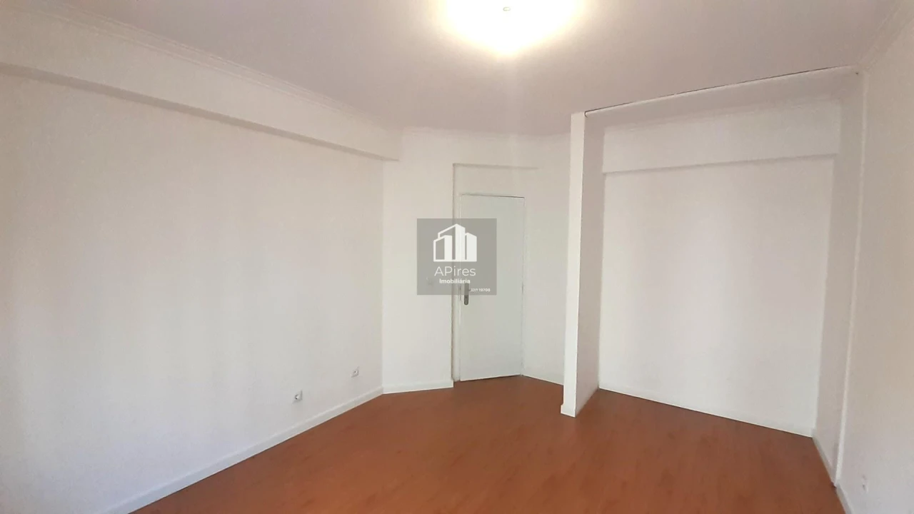 Apartamento T3 para Venda em Algueirão-Mem Martins Foto 10