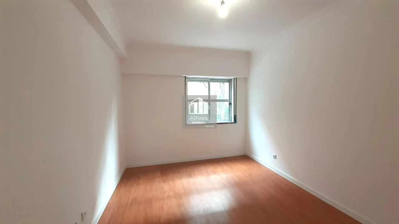 Apartamento T3 para Venda em Algueirão-Mem Martins Foto 22