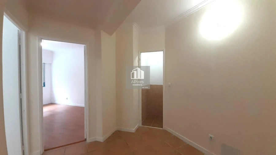 Apartamento T3 para Venda em Algueirão-Mem Martins Foto 9