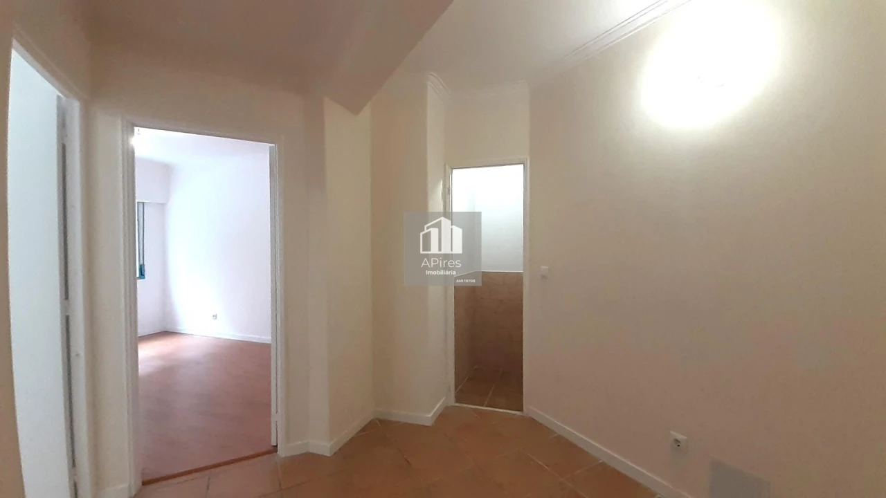 Apartamento T3 para Venda em Algueirão-Mem Martins Foto 9
