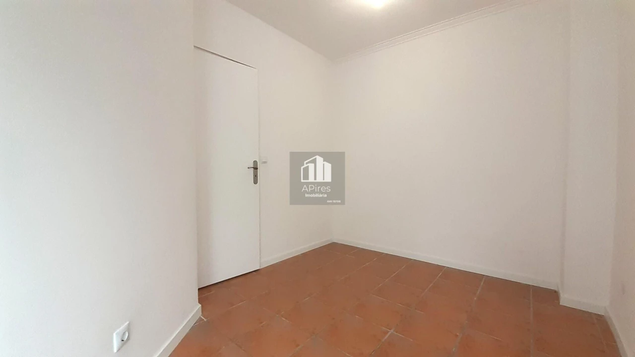 Apartamento T3 para Venda em Algueirão-Mem Martins Foto 7