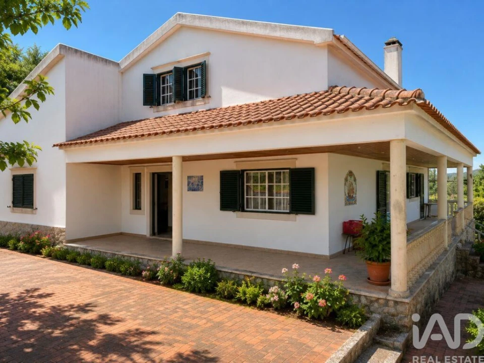 Moradia T2 para Venda em Alenquer (Santo Estêvão e Triana) Foto 1