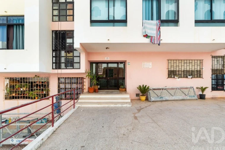 Apartamento T2 para Venda em Quarteira Foto 23