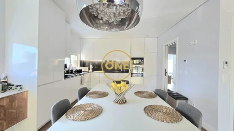 Apartamento T3 para Venda em Albufeira e Olhos de Água