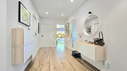 Apartamento T3 para Venda em Albufeira e Olhos de Água