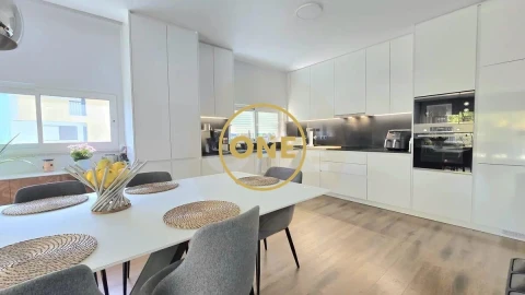 Apartamento T3 para Venda em Albufeira e Olhos de Água