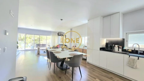 Apartamento T3 para Venda em Albufeira e Olhos de Água