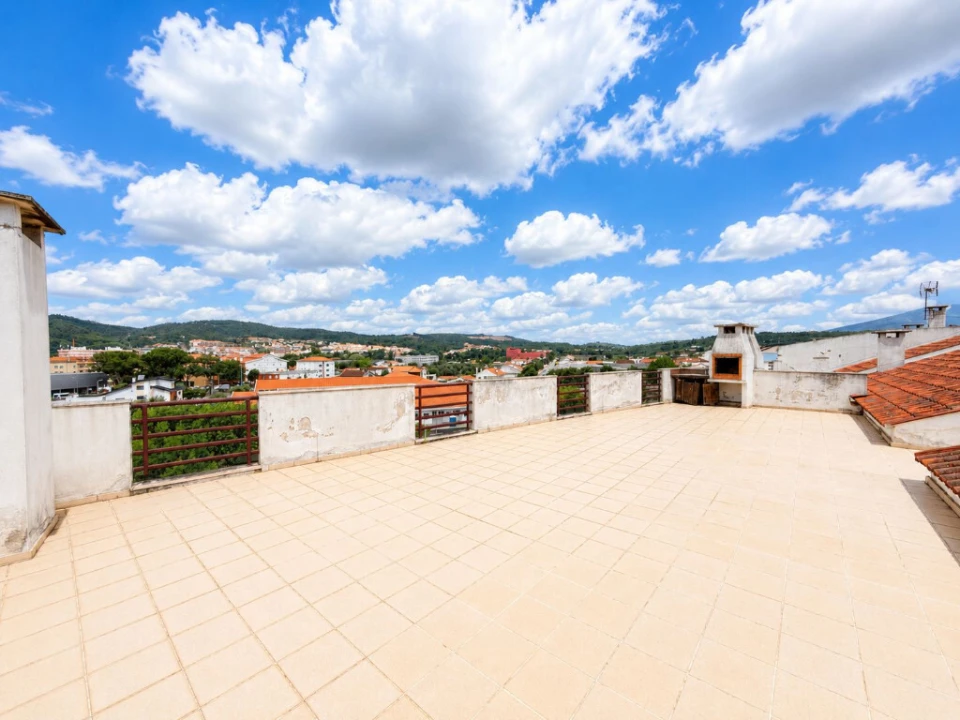 Apartamento T2 para Venda em Miranda do Corvo Foto 8