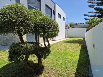 Moradia T5 para Arrendamento em Cascais e Estoril