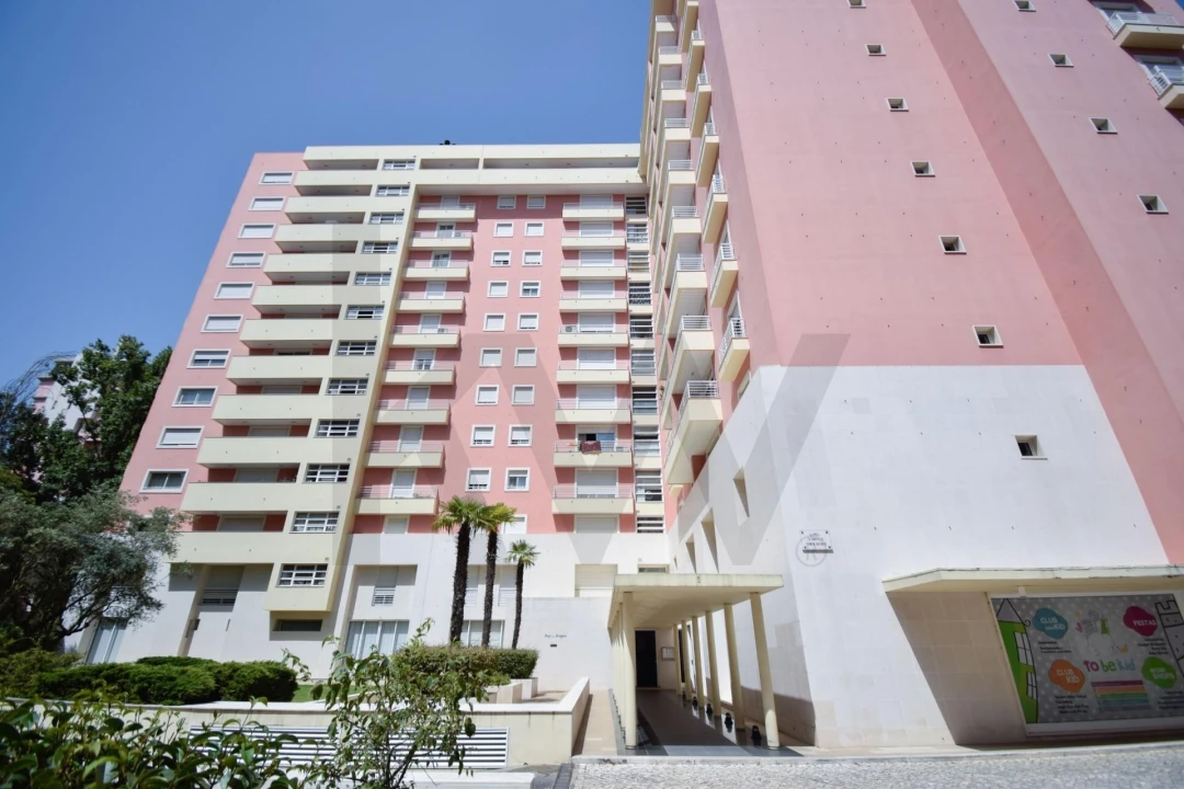 Apartamento T4 para Venda em Lumiar Foto 33