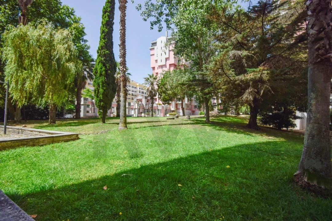Apartamento T4 para Venda em Lumiar Foto 37