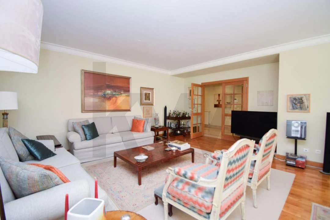 Apartamento T4 para Venda em Lumiar Foto 3