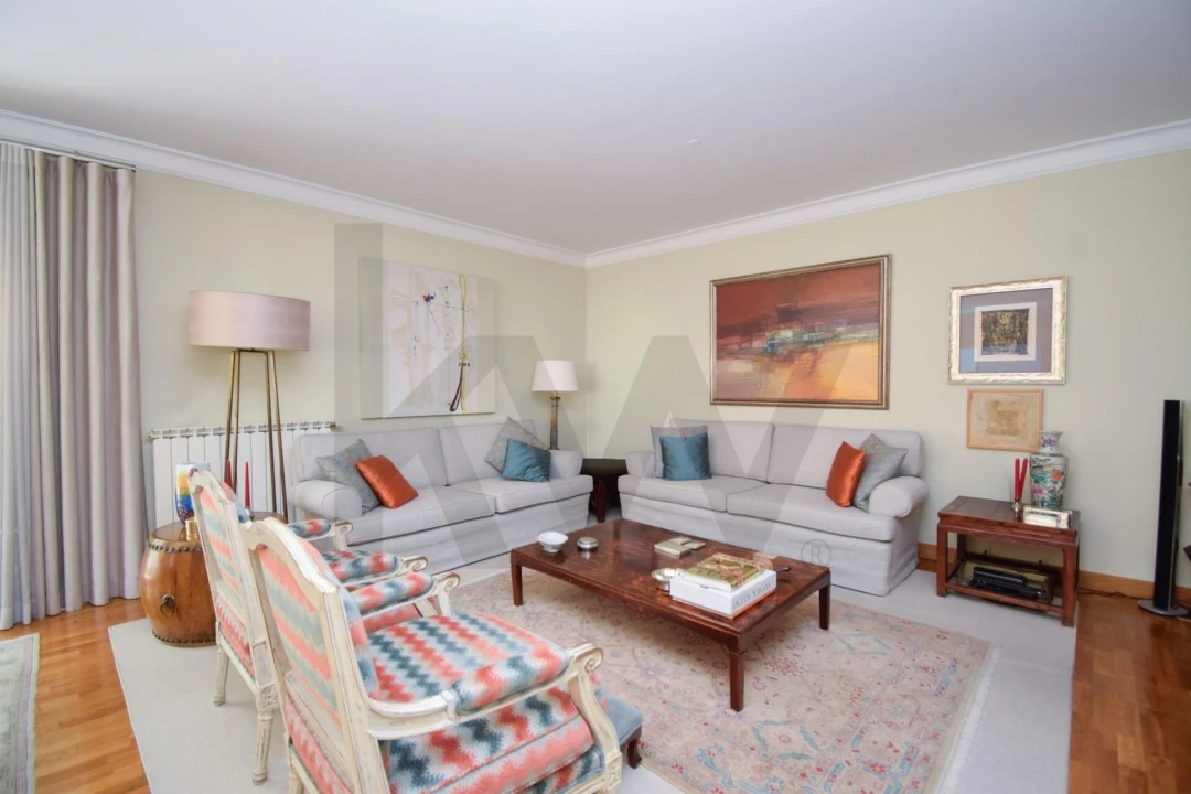 Apartamento T4 para Venda em Lumiar Foto 2