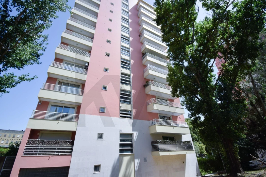 Apartamento T4 para Venda em Lumiar Foto 35