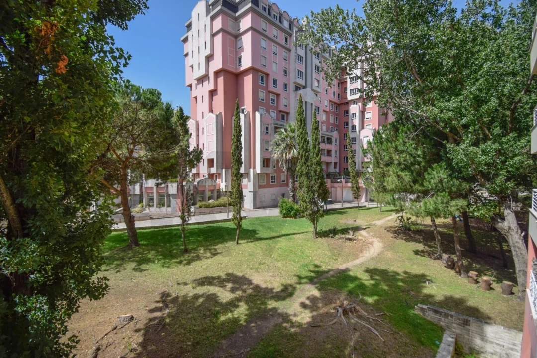 Apartamento T4 para Venda em Lumiar Foto 51