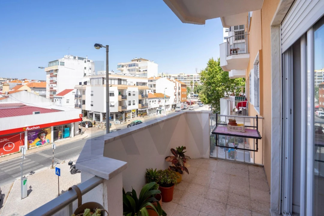 Apartamento T1 para Venda em Costa da Caparica Foto 17