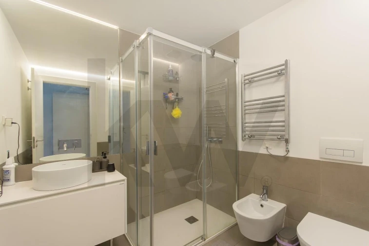 Apartamento T1 para Arrendamento em Arroios Foto 11