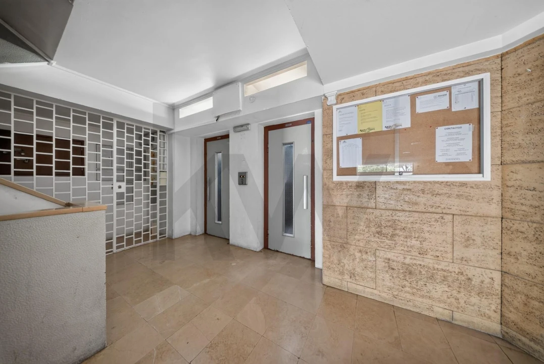 Apartamento T1 para Venda em Costa da Caparica Foto 17
