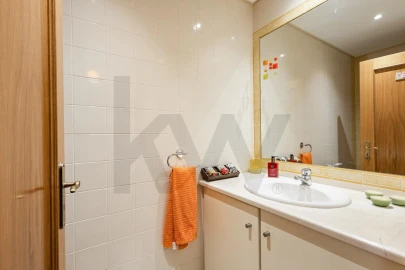 Apartamento T2 para Venda em Santa Maria e São Miguel, São Martinho, São Pedro Penaferrim