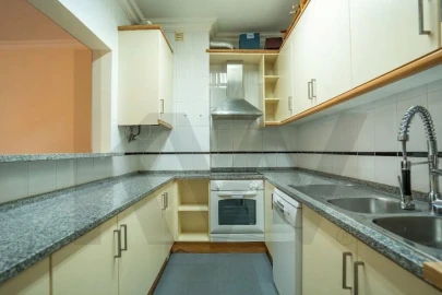 Apartamento T2 para Venda em Santa Maria e São Miguel, São Martinho, São Pedro Penaferrim