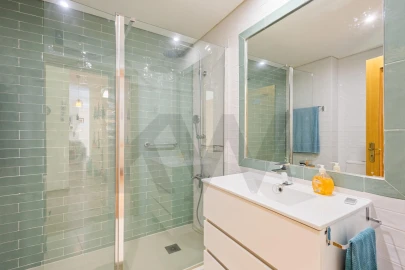 Apartamento T2 para Venda em Santa Maria e São Miguel, São Martinho, São Pedro Penaferrim