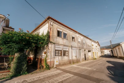 Moradia T3 para Venda em Lousã e Vilarinho