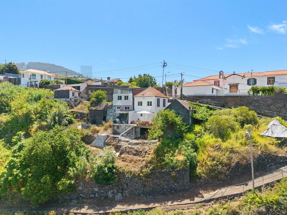Moradia T2 para Venda em Arco da Calheta Foto 21