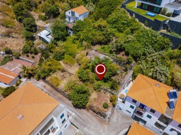 Terreno para Venda em Caniço