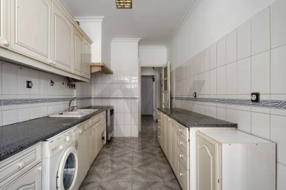 Apartamento T2 para Venda em Benfica